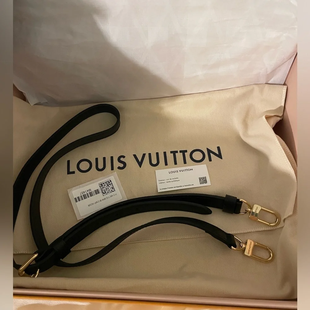 Louis Vuitton Black Pochette Métis Monogram
Empreinte Embossed Crossbody - Picture 6 of 15